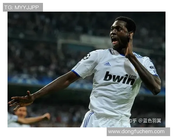 从挫折中崛起的足球巨星们如何逆转人生与职业生涯的传奇故事