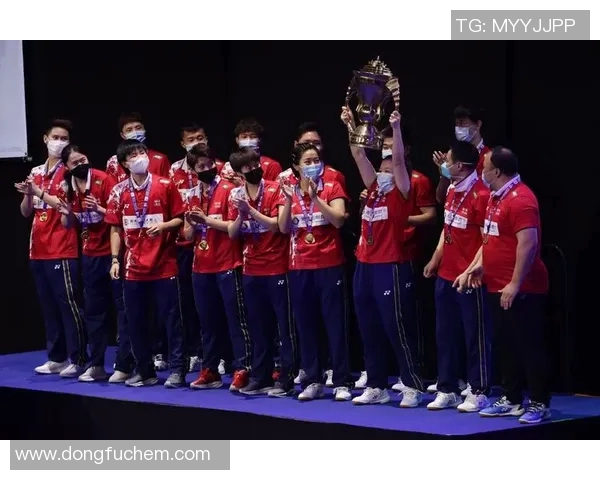 广州羽毛球队在选拔赛中以98分稳居积分榜首位，表现出色引发关注