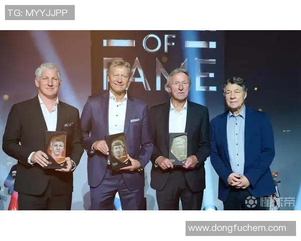 德国足球明星小猪的传奇故事与辉煌成就回顾