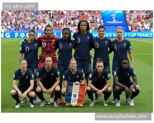 法国足球明星的女友们:揭开她们背后的故事与魅力 法国足球明星的女友们:揭开她们背后的故事与魅力