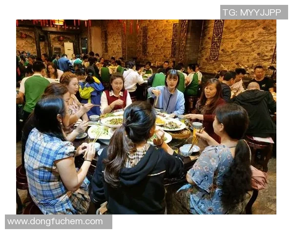 足球明星共庆中秋佳节团圆夜球迷欢聚一堂共享美好时光