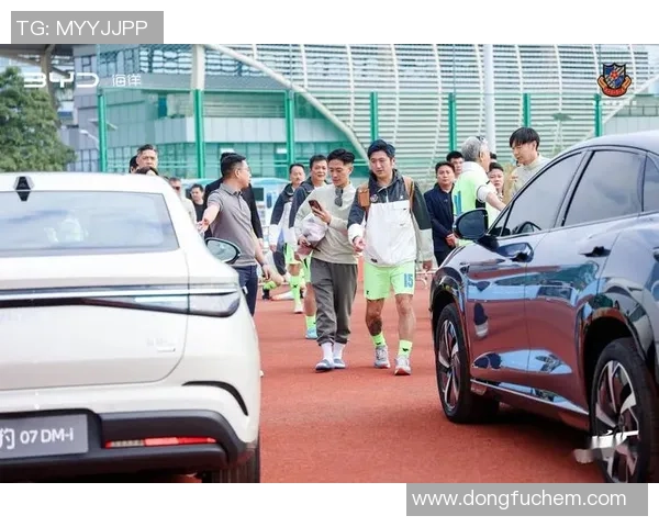 香港足球明星闪耀西安激情赛场引发球迷热潮