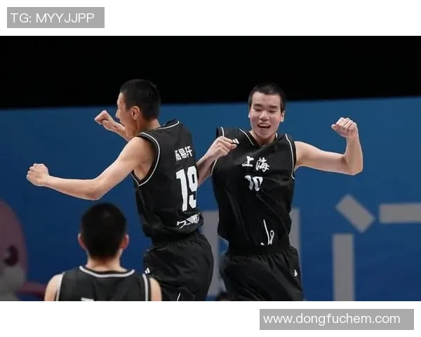 篮球纪实：记录上海篮球队的逆袭之旅